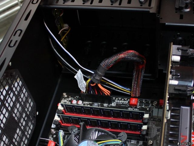 [好料]平價超值好殼－IKONIK Transform M5台灣限定版！