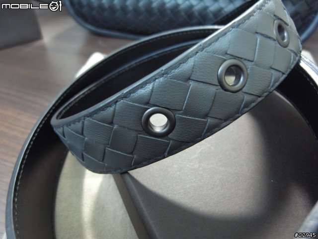 [分享] Bottega Veneta 配件. 不再錯過的灰藍色Matita