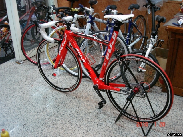 [開箱] FUJI SST3.0 - 我的第一台公路車