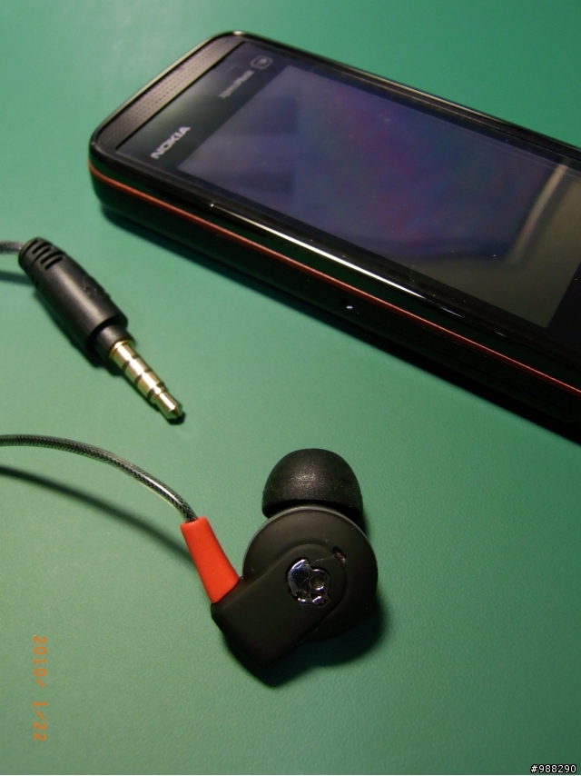 騙不過5530，就只好對Skullcandy Asym i Phone耳機用強的