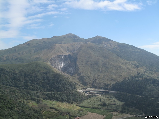偷得半日閑轉把半日遊:竹子湖海芋~二子坪~大屯山助航台