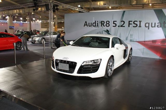 小弟我可以率先蓋2010台中車展的大樓嗎?