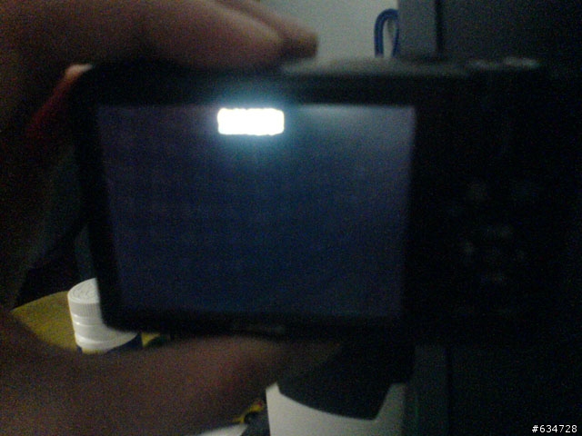[問題]今天剛入手S90，可我的螢幕怎會透光進來？正常嗎？？