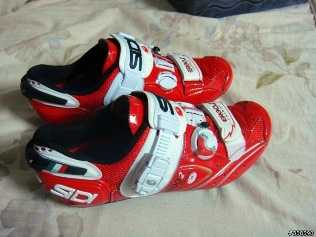 [開箱]~~2010 SIDI ERGO2...原來好卡鞋真的很重要....
