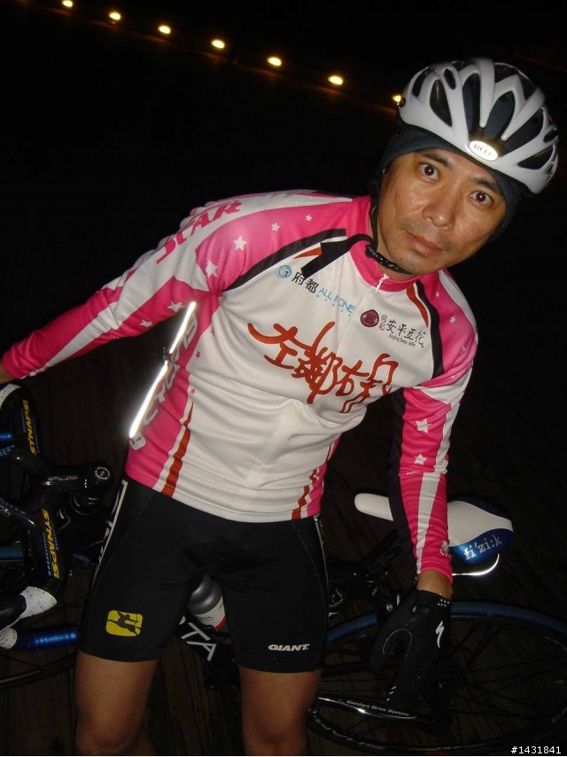 今天吃海產..今天喝咖啡..今天去騎車..有15個字巴???