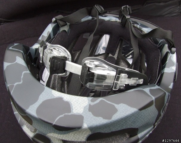 狐狸系列首部曲--3隻小狐狸.....安全帽Fox Flux helmet