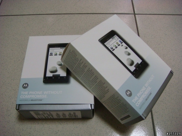分享今天剛從香港買回的motorola milestone ANDROID 2.0