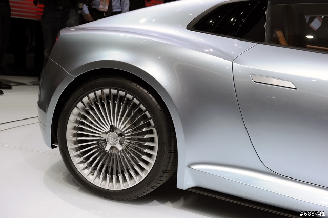 底特律車展-Audi (smaller?) e-tron concept
