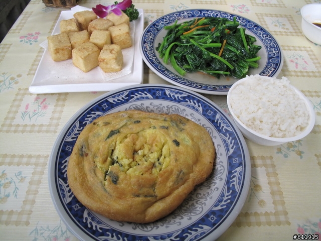 偷得半日閑轉把半日遊:竹子湖海芋~二子坪~大屯山助航台
