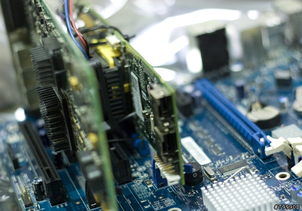 分享一下INTEL自家出的主機板Intel® Desktop Board DP55WG