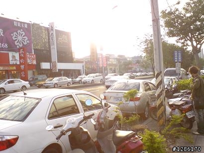 台中遇白色猛獸! aston martin DBS!