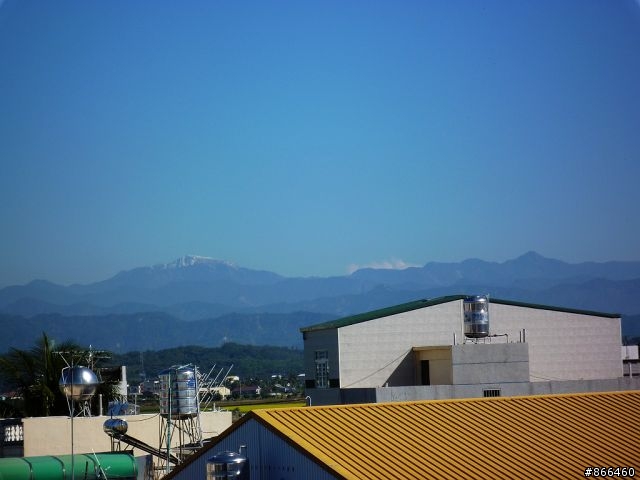 從台南高鐵騎回官田，居然可以看到玉山群峰，真是感動!