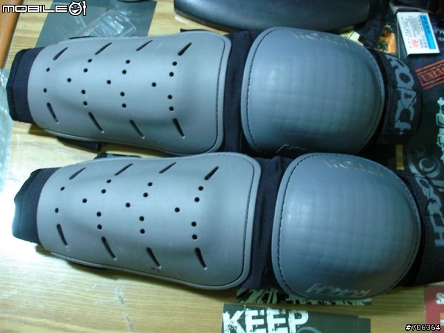 [護具開箱]一組能當兩組用的SCOTT長腿護膝Knee Guard 0-Zero & 護軸