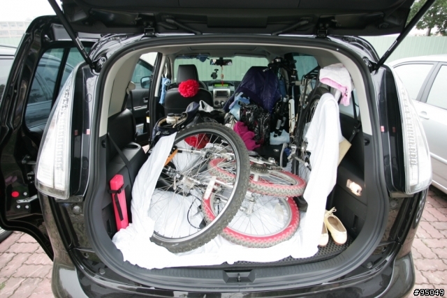 圖片更新!MAZDA5 之不專業開箱