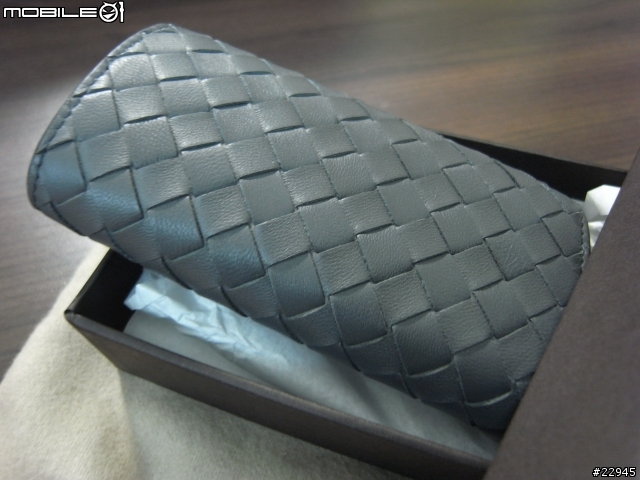 [分享] Bottega Veneta 配件. 不再錯過的灰藍色Matita