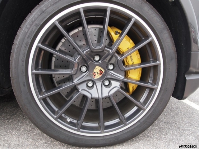 偽Cayenne GTS Porsche Design Edition 3?? 發見