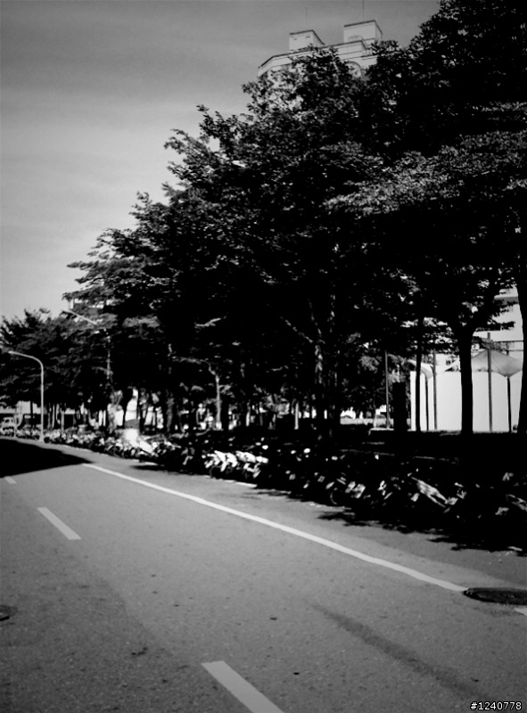 [分享] 自己搭配LOMO效果：Hipstamatic
