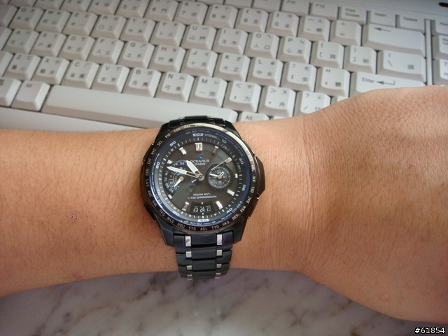 [開箱摟]CASIO OCW-T750TDB-1A同場加映女王的MONO-ROYAL陶瓷錶