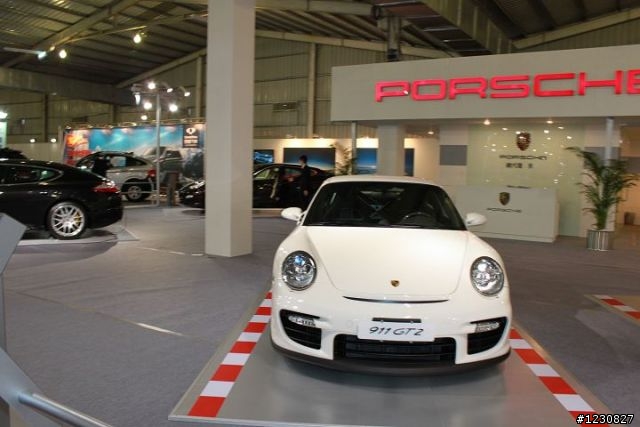 小弟我可以率先蓋2010台中車展的大樓嗎?