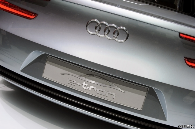 底特律車展-Audi (smaller?) e-tron concept