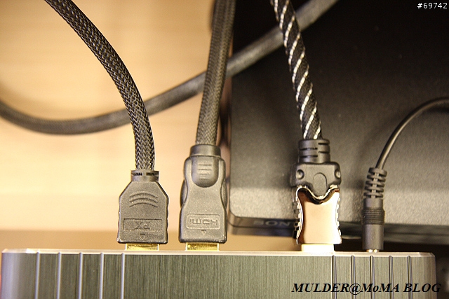 [MoMo桑分享] 大通HDMI-120 HDMI分配器：分的好 !!