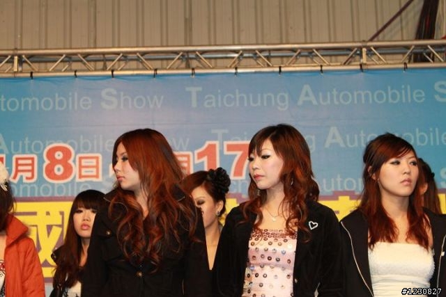 小弟我可以率先蓋2010台中車展的大樓嗎?