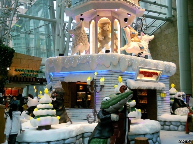 ~ (附簡單教學) 香港聖誕節室內篇 - Sanrio (Hello Kitty)+雪地冰屋+飛船篇 BY i8000