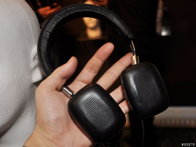 B&W P5 Mobile Hi-Fi Headphone (Coming soon)