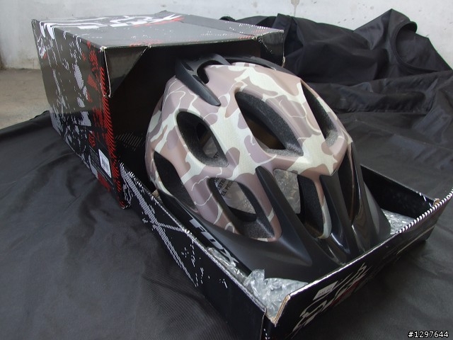 狐狸系列首部曲--3隻小狐狸.....安全帽Fox Flux helmet