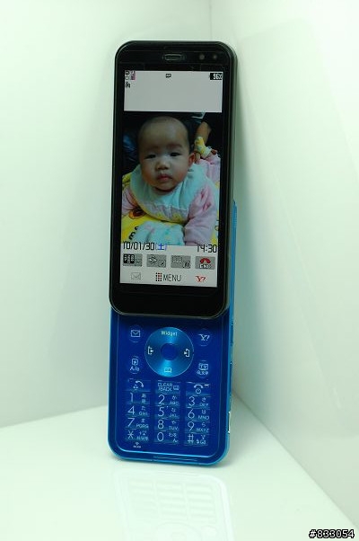 驚豔新視界 4吋大螢幕+超高解析度HXGA 941SH藍色美機小開箱