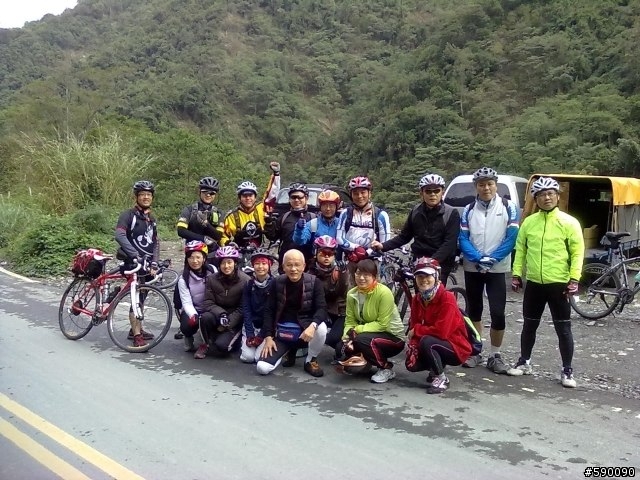 台中高鐵肉腳團也是真享受：武界石城谷二日遊