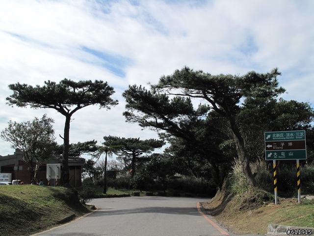 偷得半日閑轉把半日遊:竹子湖海芋~二子坪~大屯山助航台