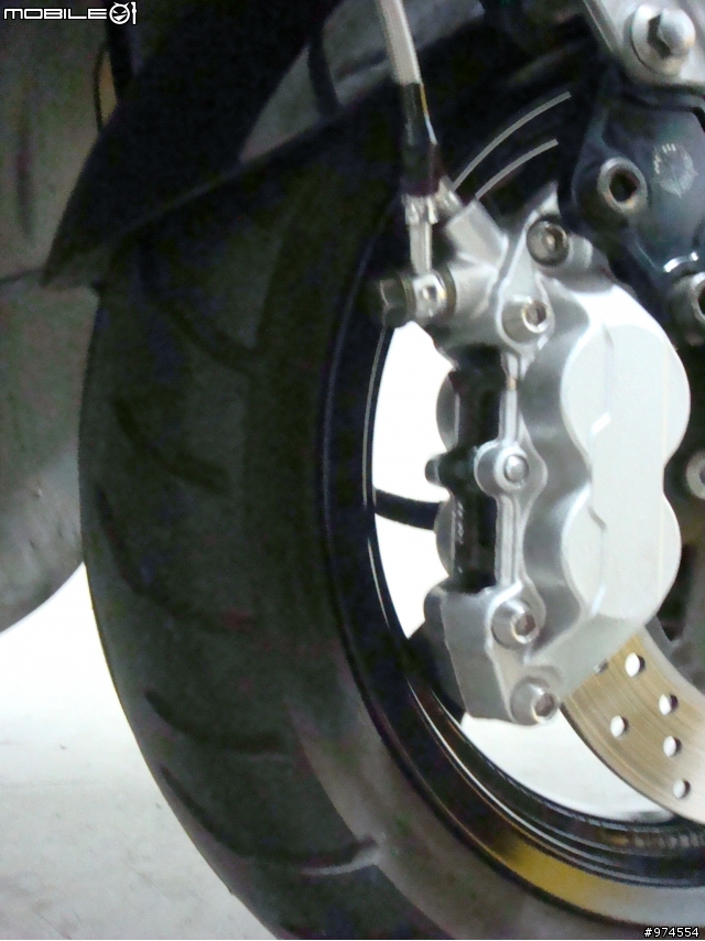 [開箱]五期新勁戰 金屬油管 仿B對四 歐規防塵套