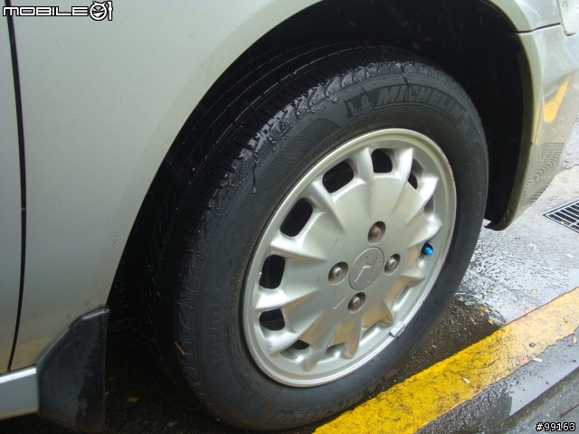 請教胎紋的方向 MICHELIN Primacy LC