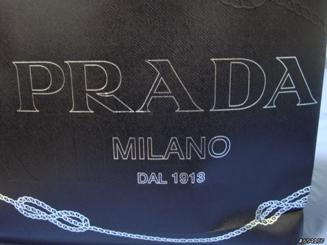 [開箱分享] 一直沒時間分享的 2008年 PRADA 包包...型號在22樓