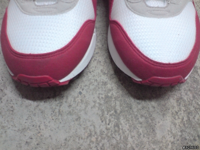 請大家幫我看看這雙  nike air max1   qs  白紅  原版配色