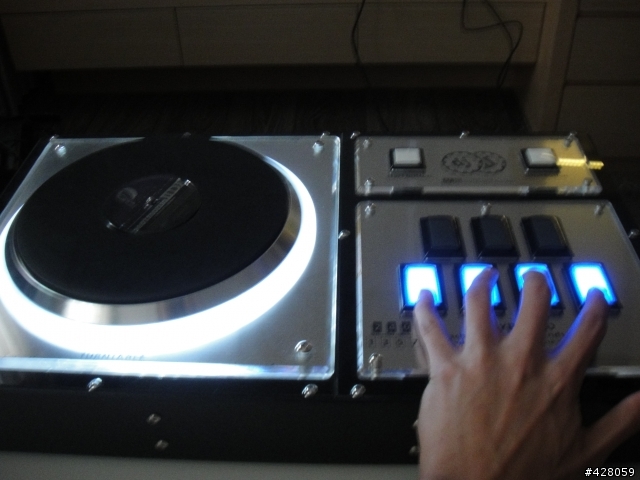 DJ Hero Renegade Edition&Rock Band