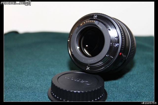 [開箱文]2010年第一顆小定砲Canon EF 85mm f1.8