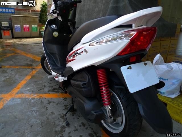 [分享]好天氣洗車去 快一歲的Fighter 125 efi