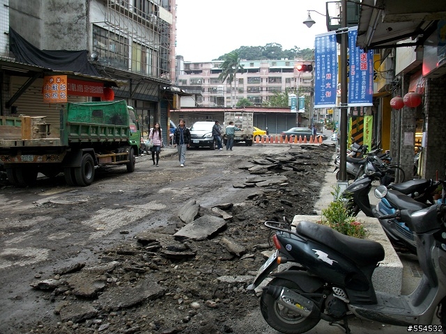 Altek A806拍租屋處修道路之修很大