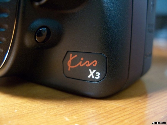 【開箱】重量適合女生拿的DSLR--KissX3入手>///<