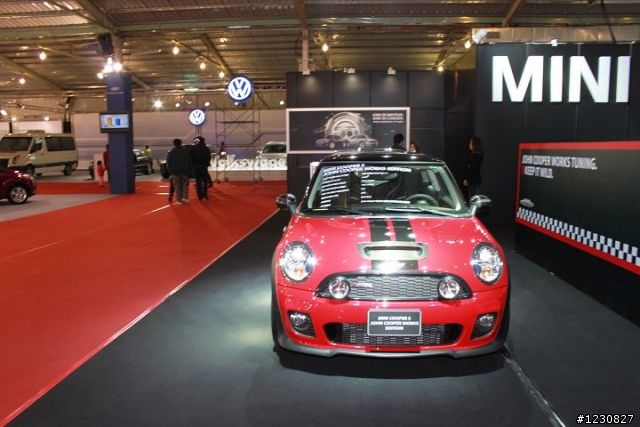 小弟我可以率先蓋2010台中車展的大樓嗎?