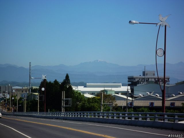 從台南高鐵騎回官田，居然可以看到玉山群峰，真是感動!