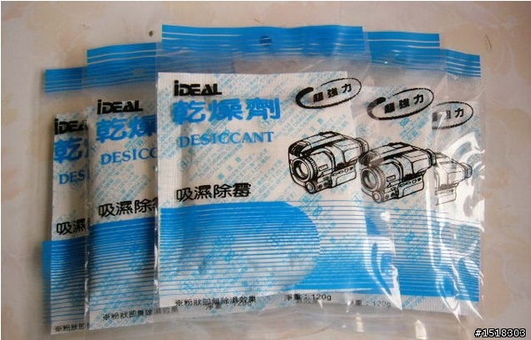 我的GX200,我的防潮箱!!(急問!!)