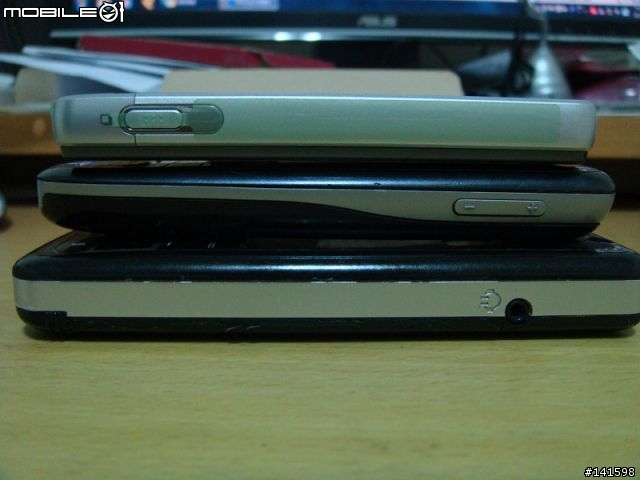 LG GD510最迷你的 3 吋觸控螢幕手機