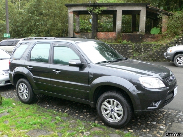 2010年式ESCAPE 2.3  XTL 尊爵灰開箱