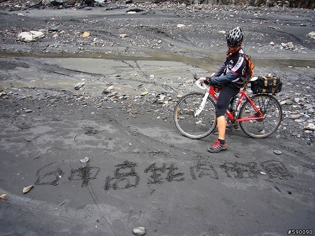 台中高鐵肉腳團也是真享受：武界石城谷二日遊