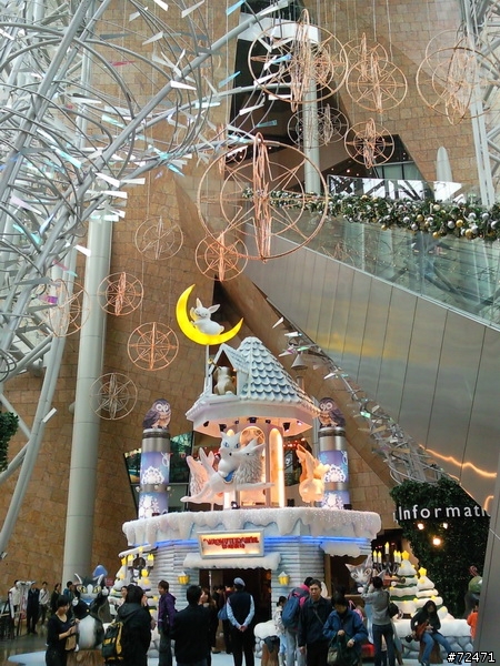 ~ (附簡單教學) 香港聖誕節室內篇 - Sanrio (Hello Kitty)+雪地冰屋+飛船篇 BY i8000