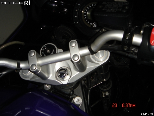 (開箱文)我的重機我的夢fz6s~增加照片-大太陽底下害羞的小藍