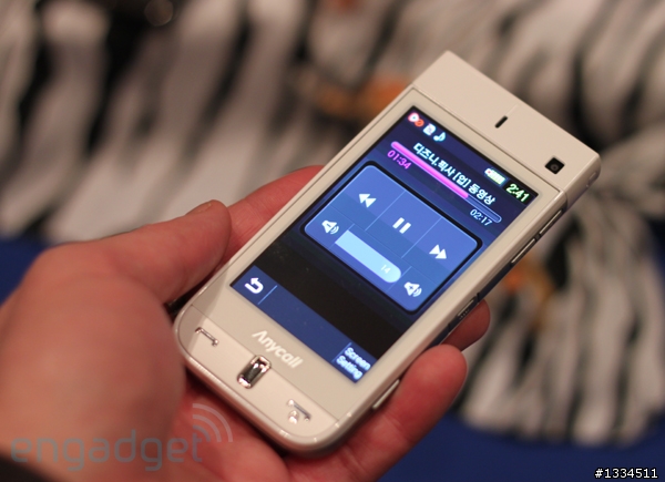 CES 2010：三星不屈不撓，仍推投影手機W9600